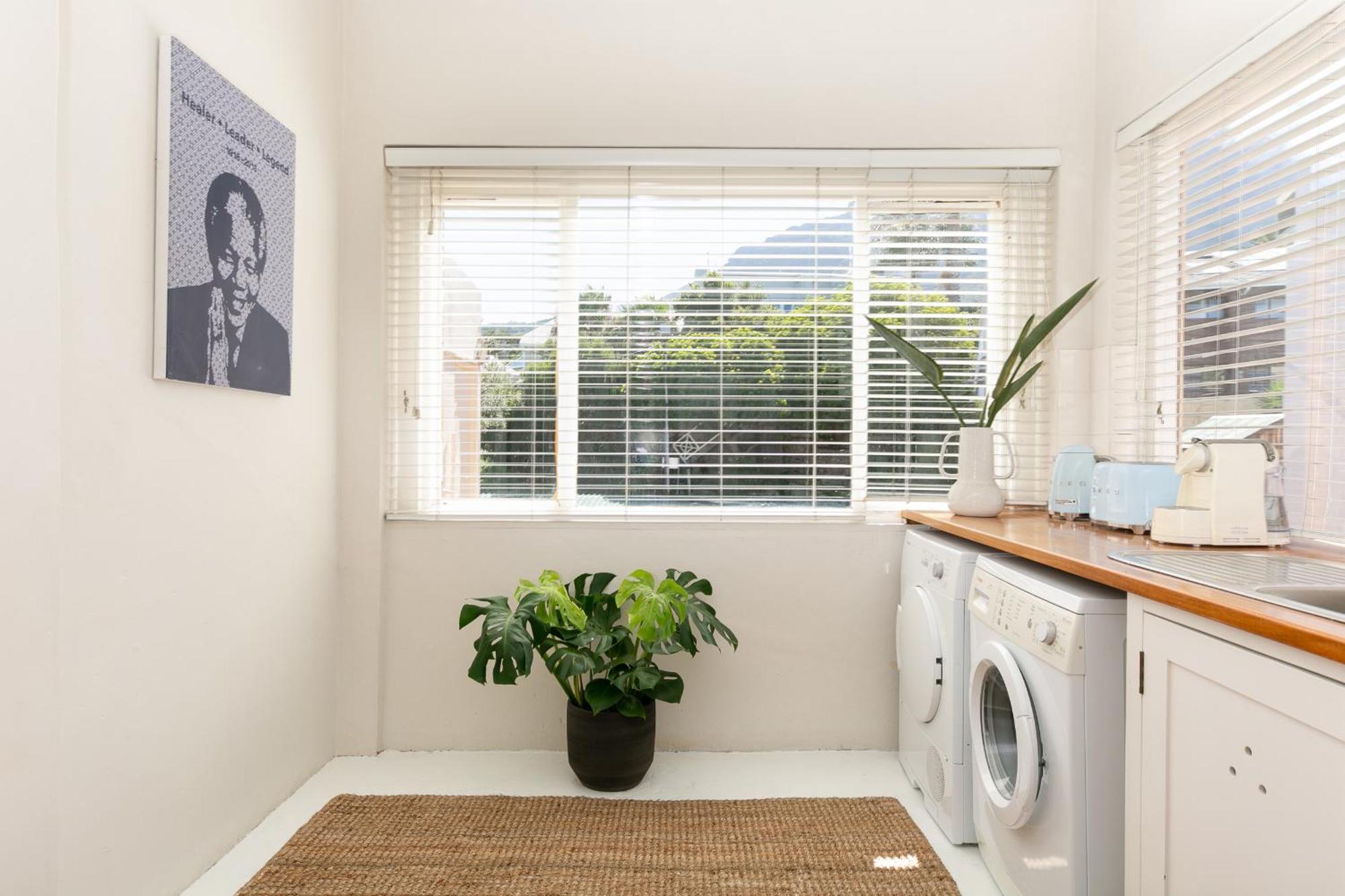 Camps Bay Village Apartments Kapstaden Rum bild
