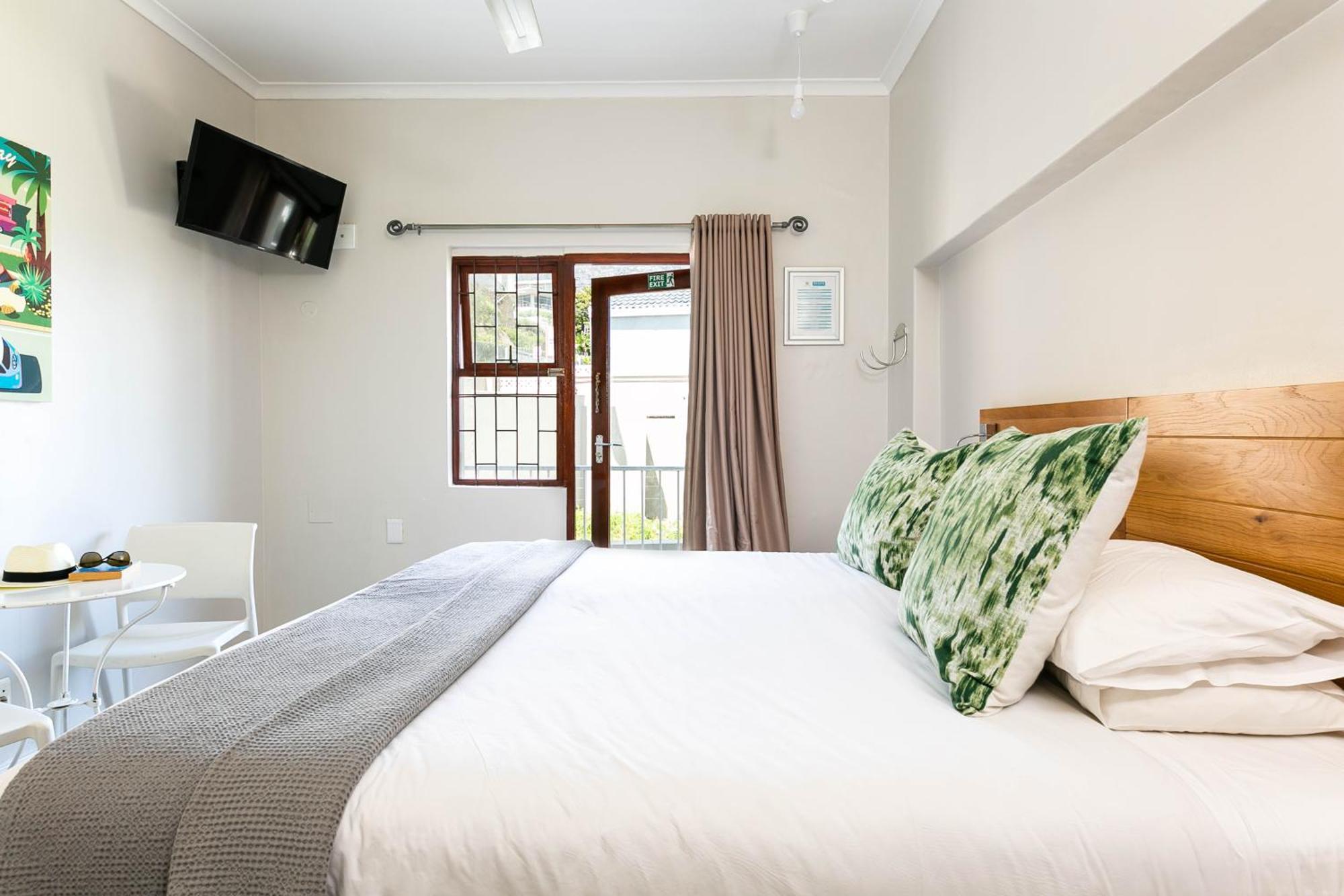 Camps Bay Village Apartments Kapstaden Exteriör bild